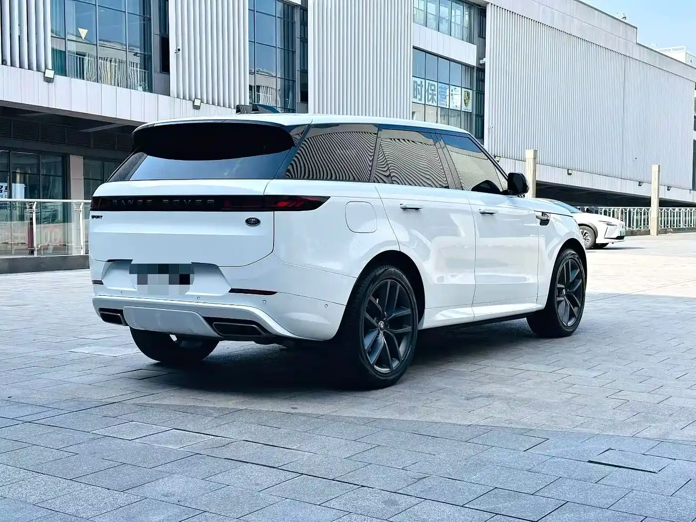 Land Rover Range Rover Sport 2025 2025 400PS Dynamic SE