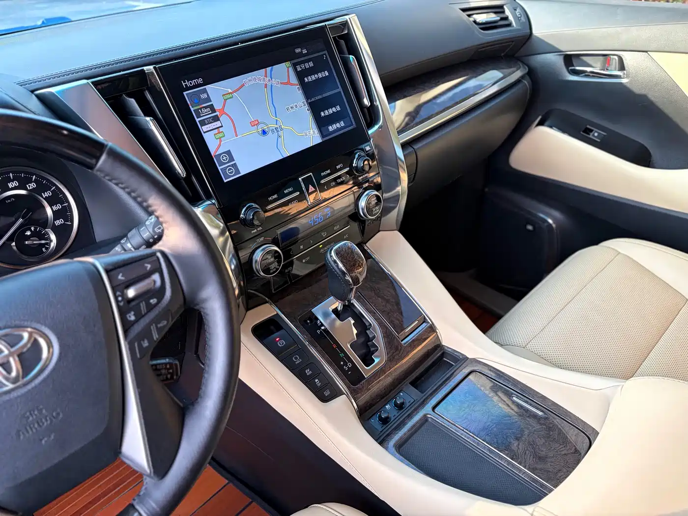 Toyota Vellfire 2021 Crown Hybrid 2.5L HV Supreme Edition фото 8