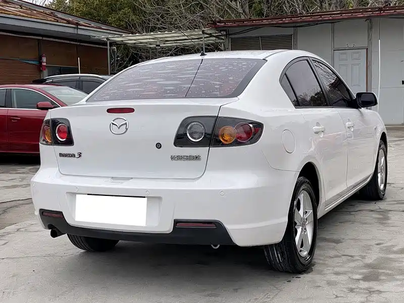 Фото 10 - Mazda 3