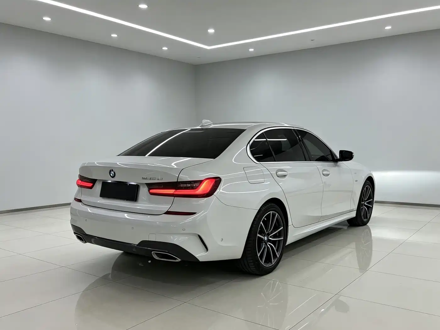 BMW 3 Series 2021 325Li M Sport Package фото 9