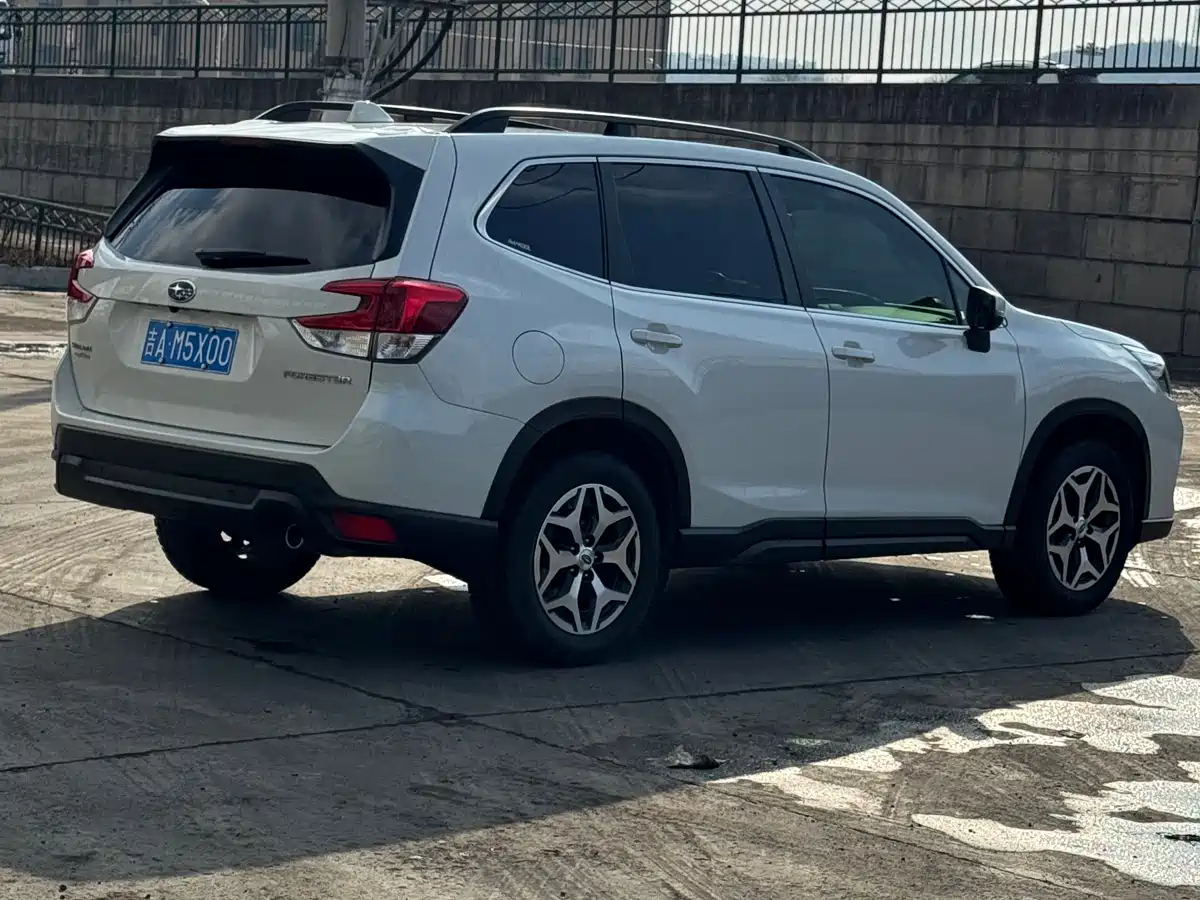 Subaru Forester 2021 2.0i Luxury Edition фото 4