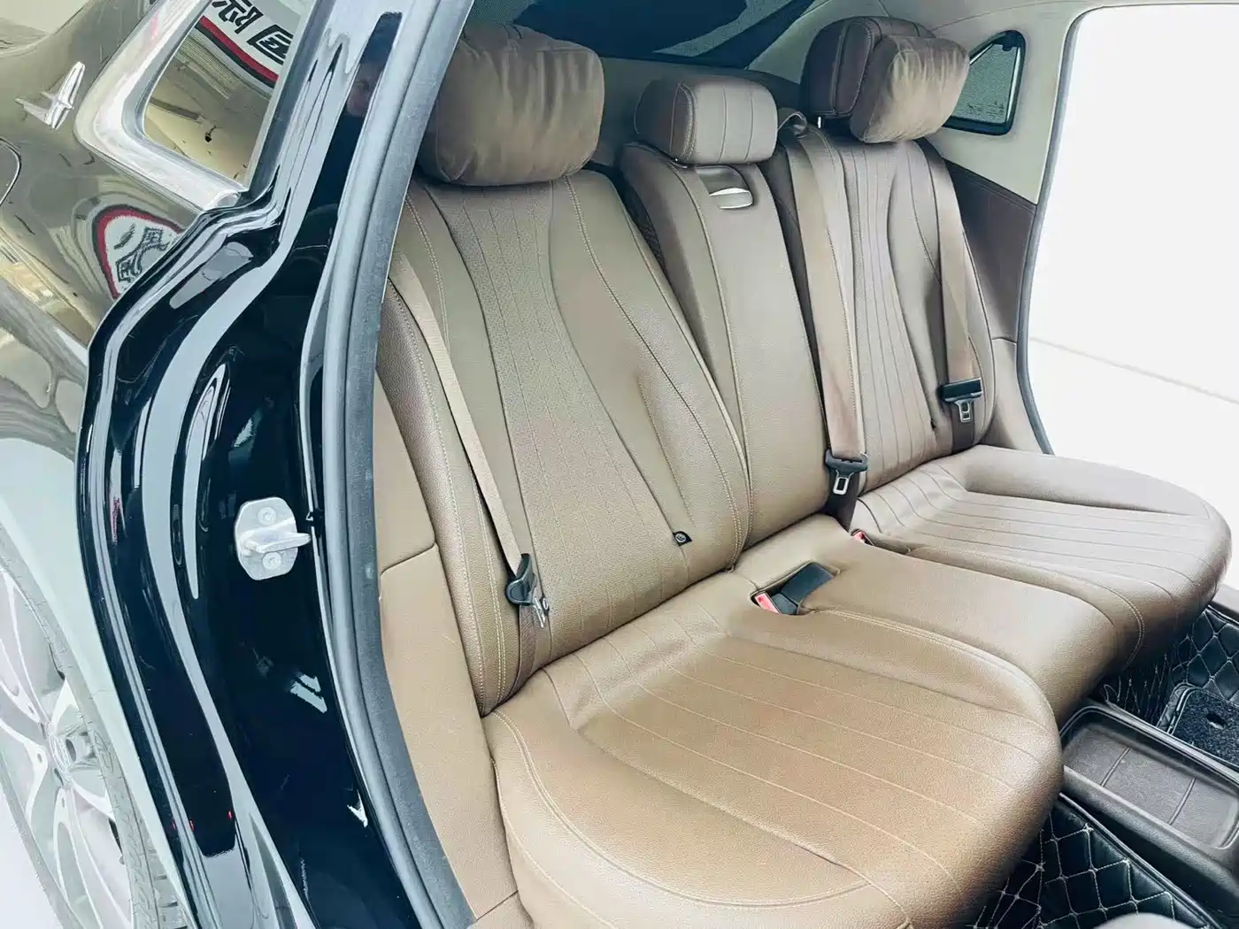 Mercedes-Benz E-Class 2019 E 300 L Luxury фото 11