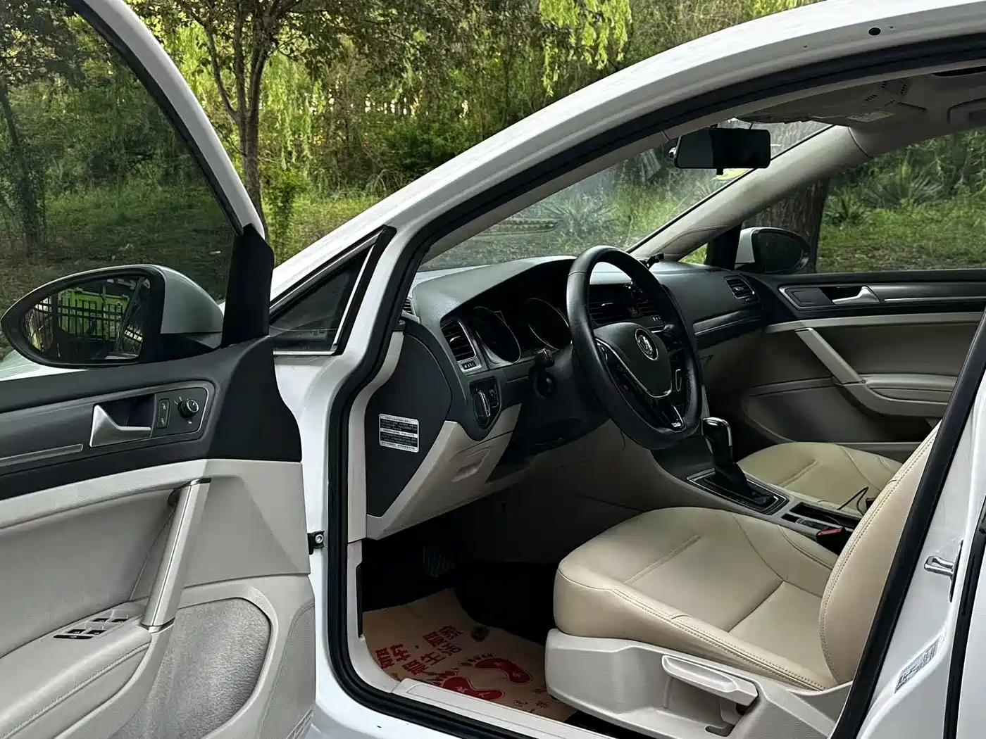 Volkswagen Golf 2016 1.6L Automatic Comfort фото 8