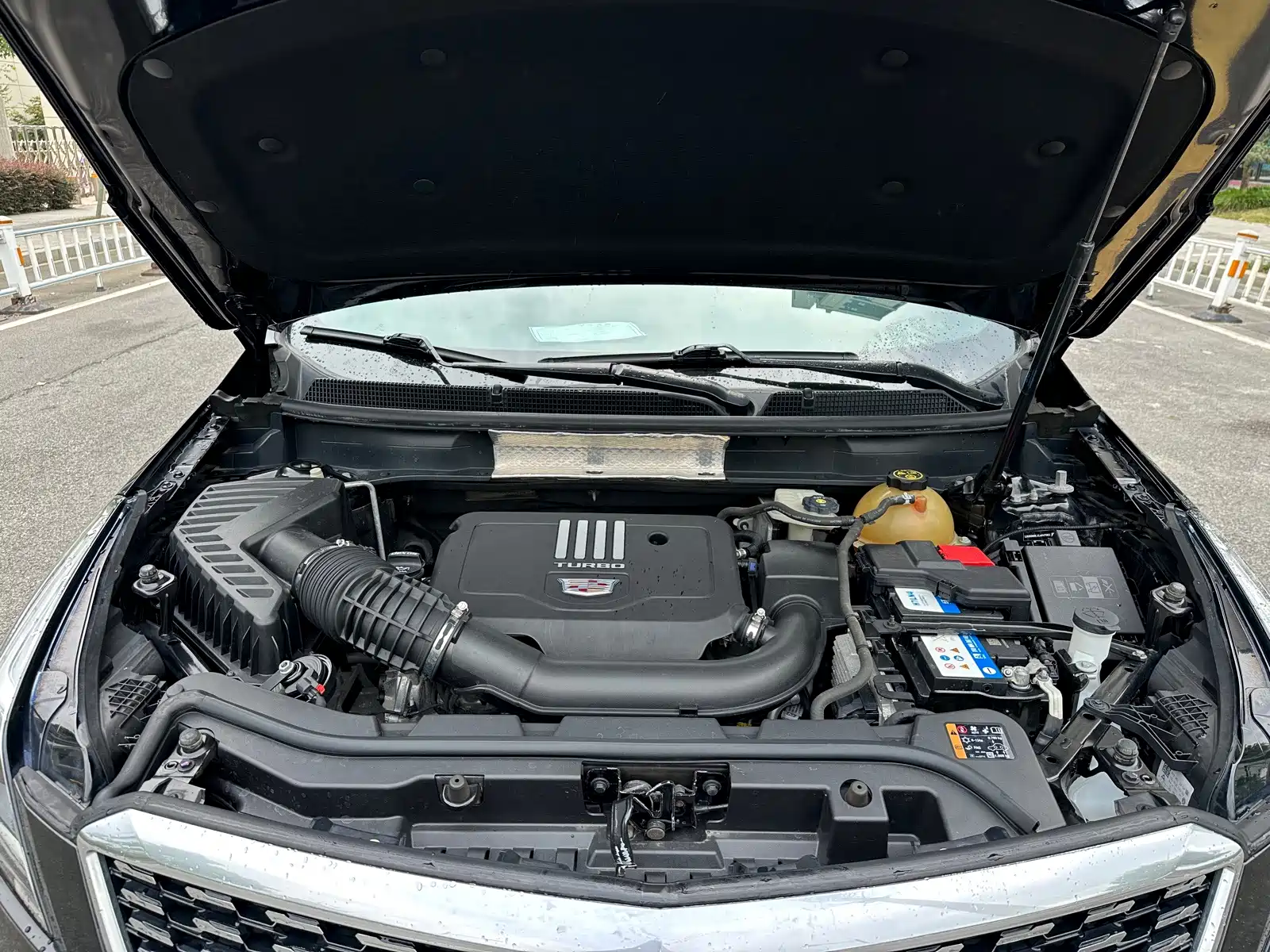 Photo 10 - Cadillac XT5