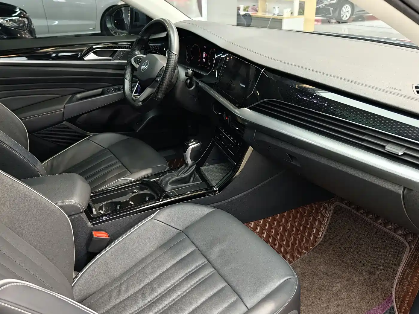 Volkswagen Passat 2022 330TSI Starlight Elite Edition фото 8