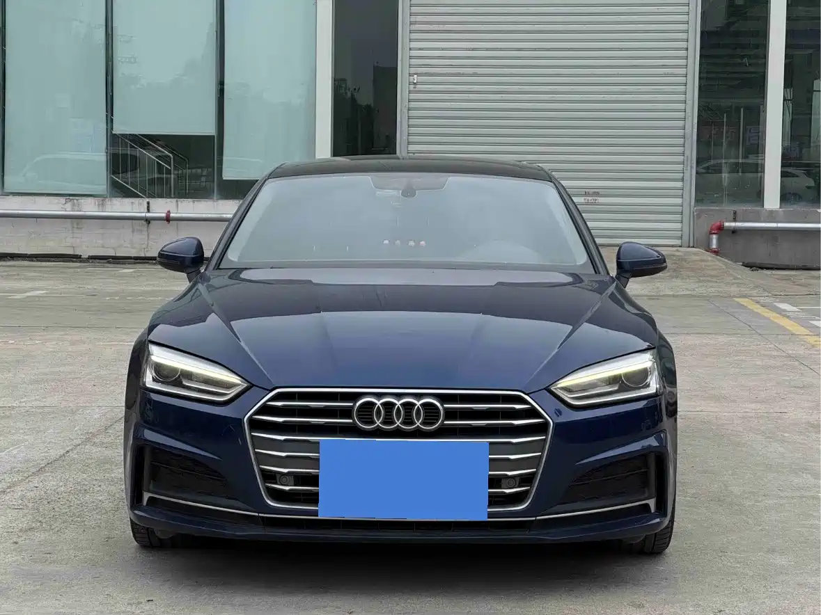Photo 2 - Audi A5 (Import)
