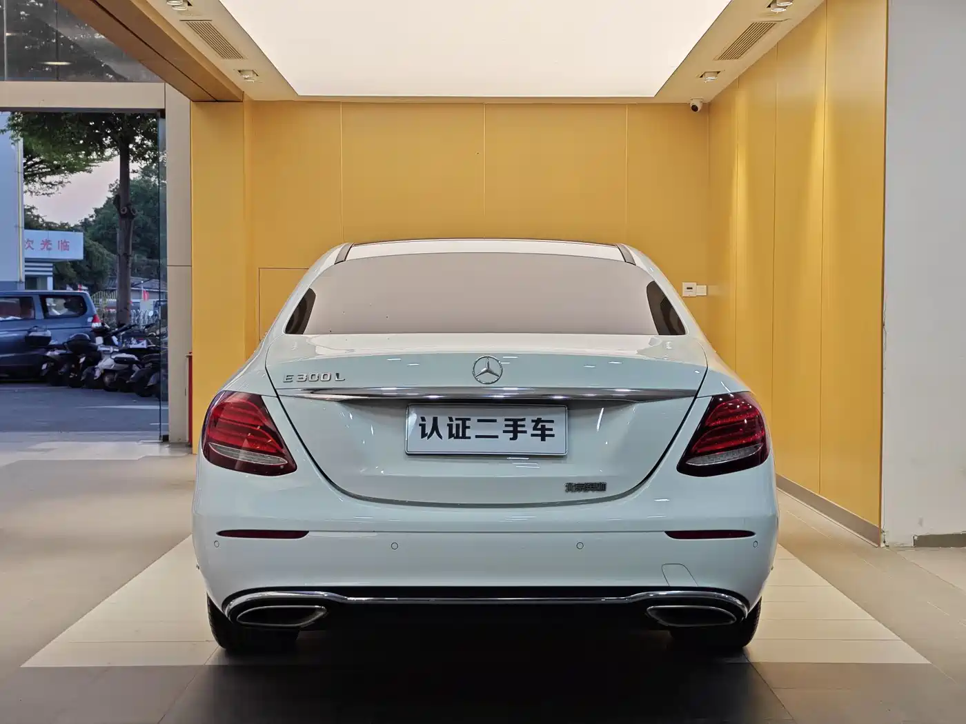 Mercedes-Benz E-Class 2016 E 300 L Fashion Type фото 30