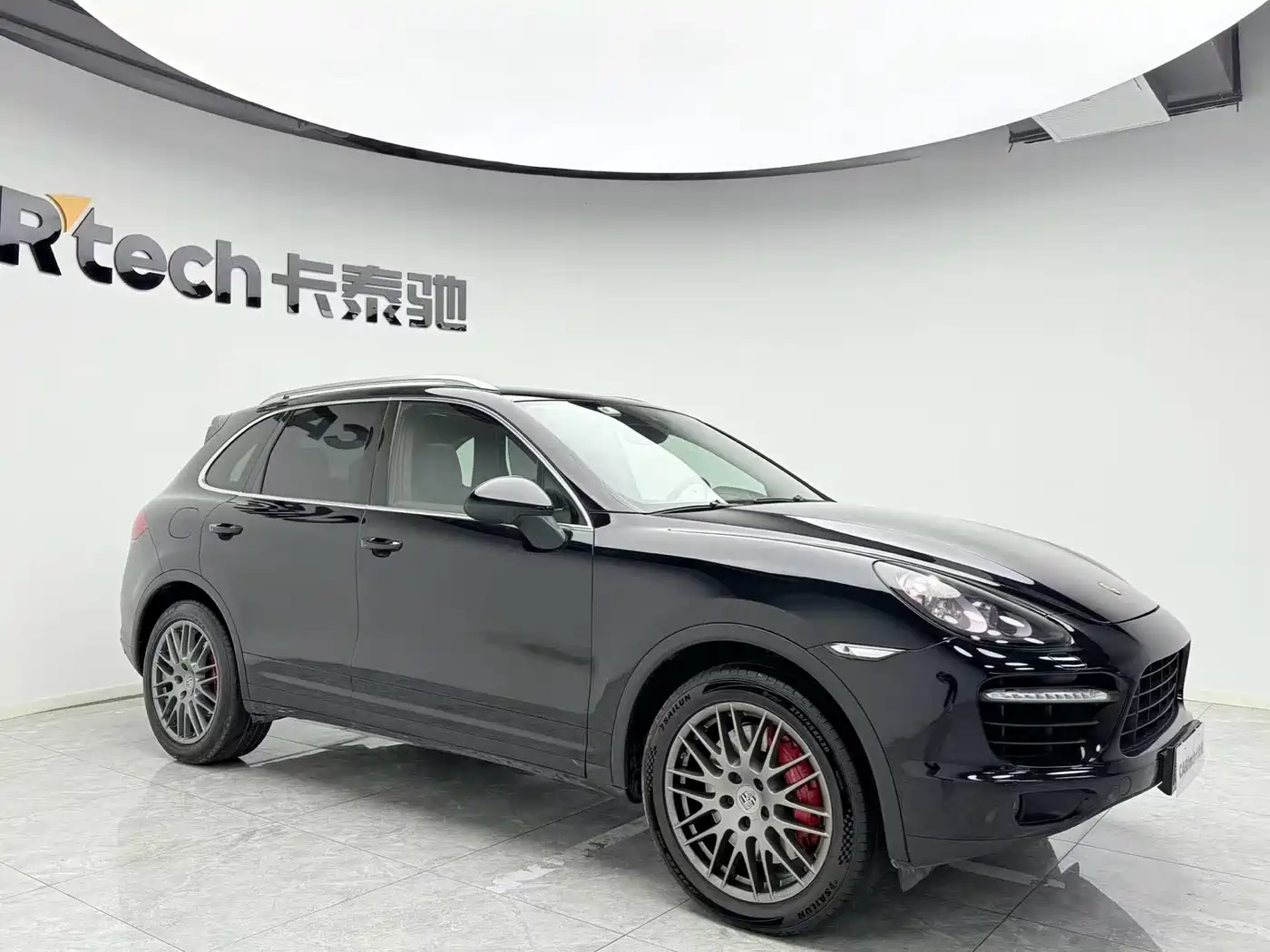 Porsche Cayenne 2011 Cayenne Turbo 4.8T фото 3