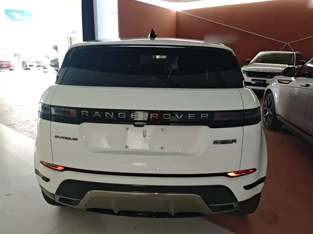 Land Rover Range Rover Evoque 2024 Range Rover Evoque L 249PS Light Master Edition фото 6