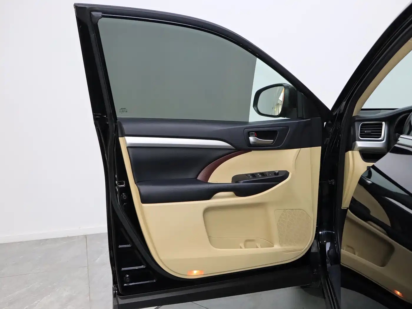 Toyota Highlander 2015 2.0T AWD Elite Edition 7-seater фото 13