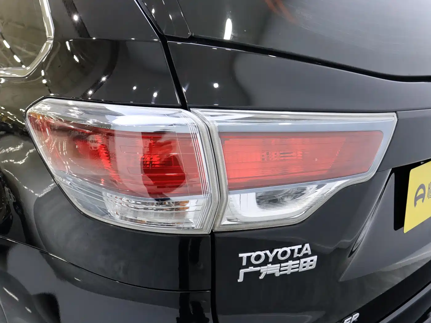 Toyota Highlander 2015 2.0T AWD Elite Edition 7-seater фото 9