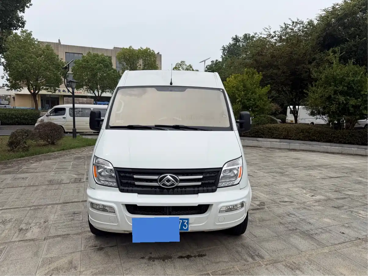 Photo 2 - Maxus Xintu V80