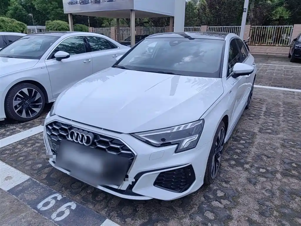 Audi A3 2023 Facelift A3L Limousine 35 TFSI Fashion Sport фото 2