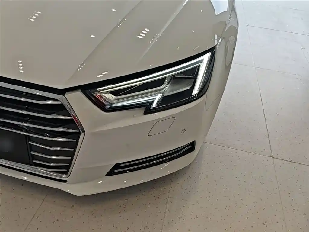 Audi A4L 2017 40 TFSI Style Edition фото 24