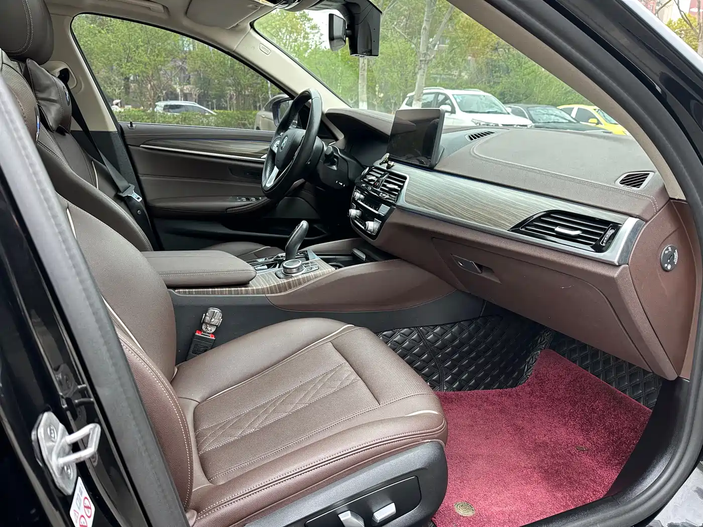 BMW 5 Series New Energy 2022 Facelift 535Le Luxury Package фото 12