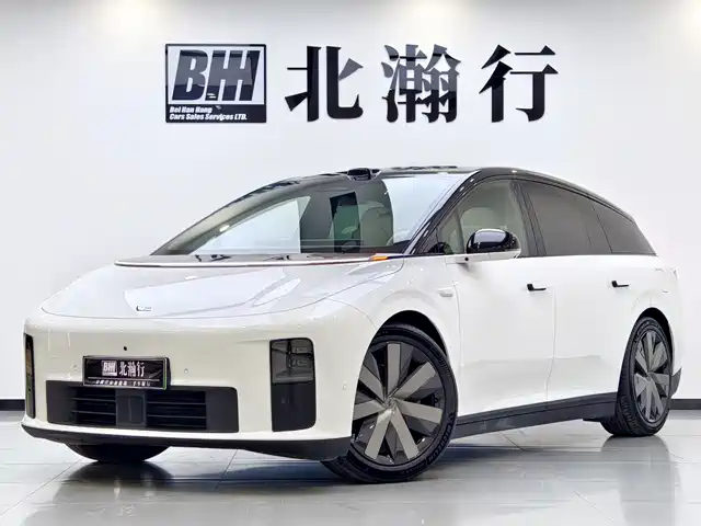 Li Auto i6 2025 2WD Base Model