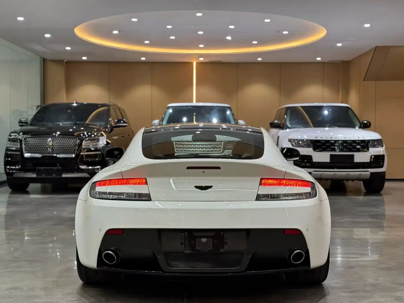 Aston Martin Vantage 2016 2015 4.7L Coupe