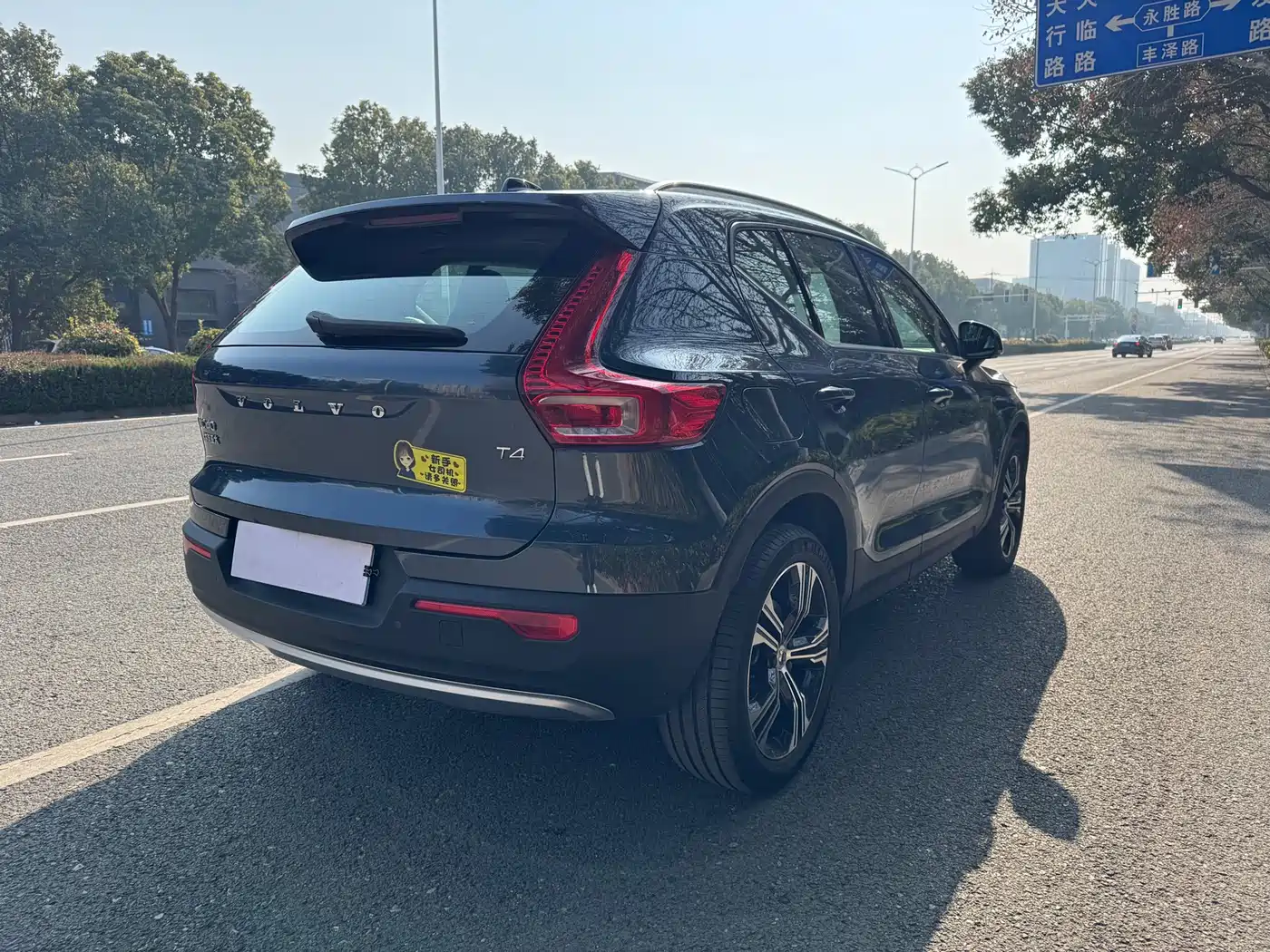 VOLVO XC40