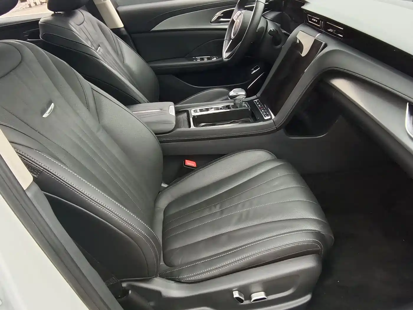 Hongqi H5 2023 2.0T Auto Smart Connect Flag Comfort фото 5