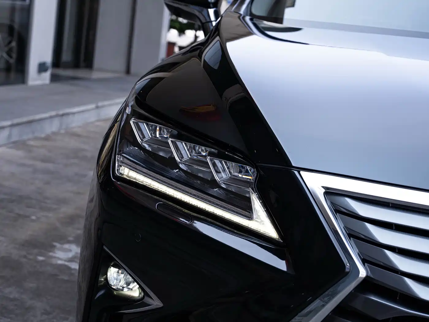 Photo 6 - Lexus RX