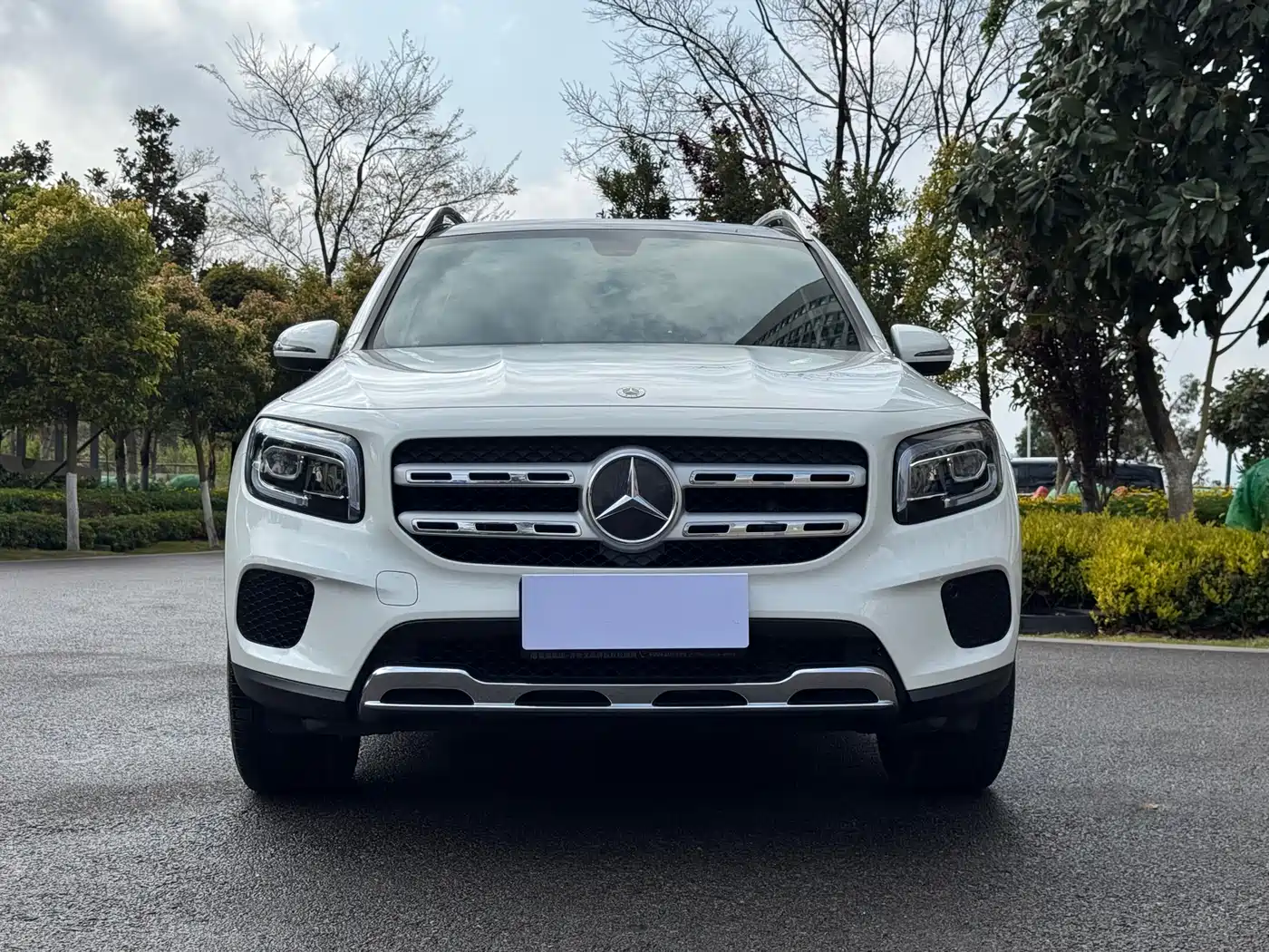 MERCEDES-BENZ GLB