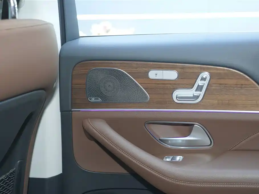 Mercedes-Benz GLE 2024 GLE 450 4MATIC Fashion фото 16