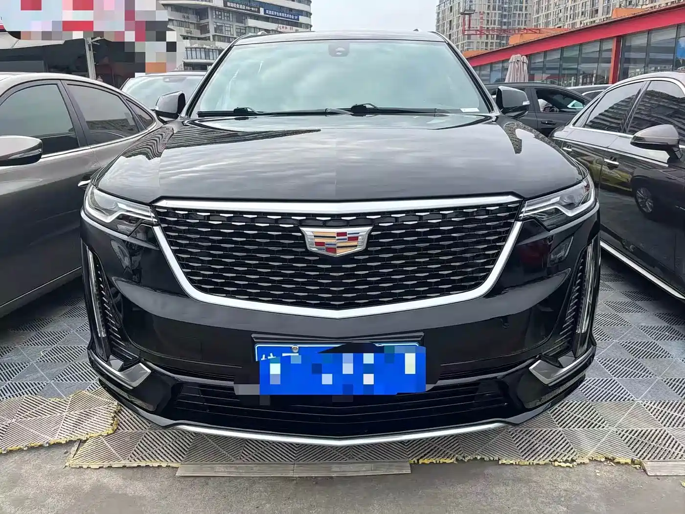 CADILLAC XT6