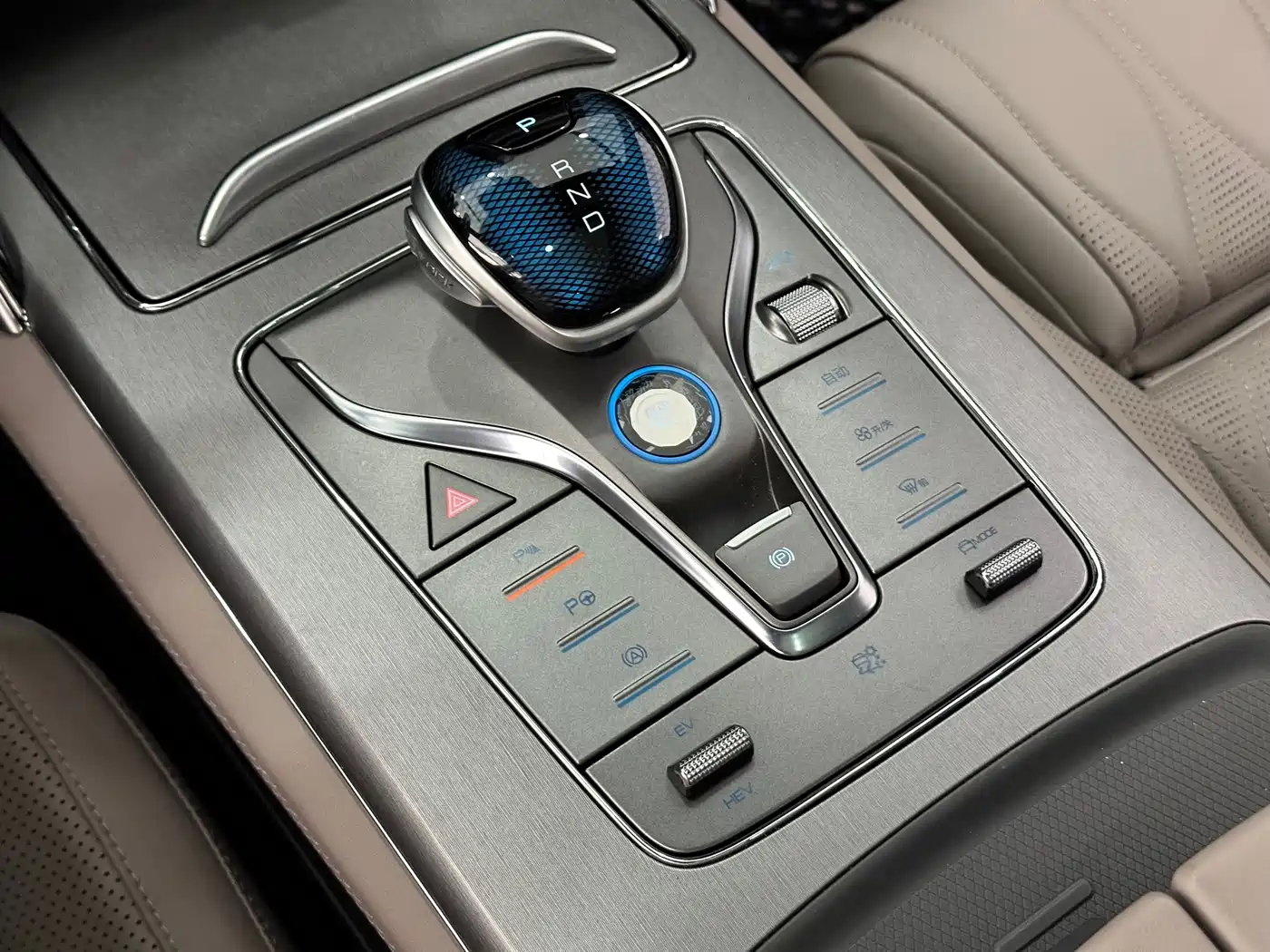 BYD Tang New Energy 2025 Smart Driving Edition DM-i 115KM Flagship фото 22