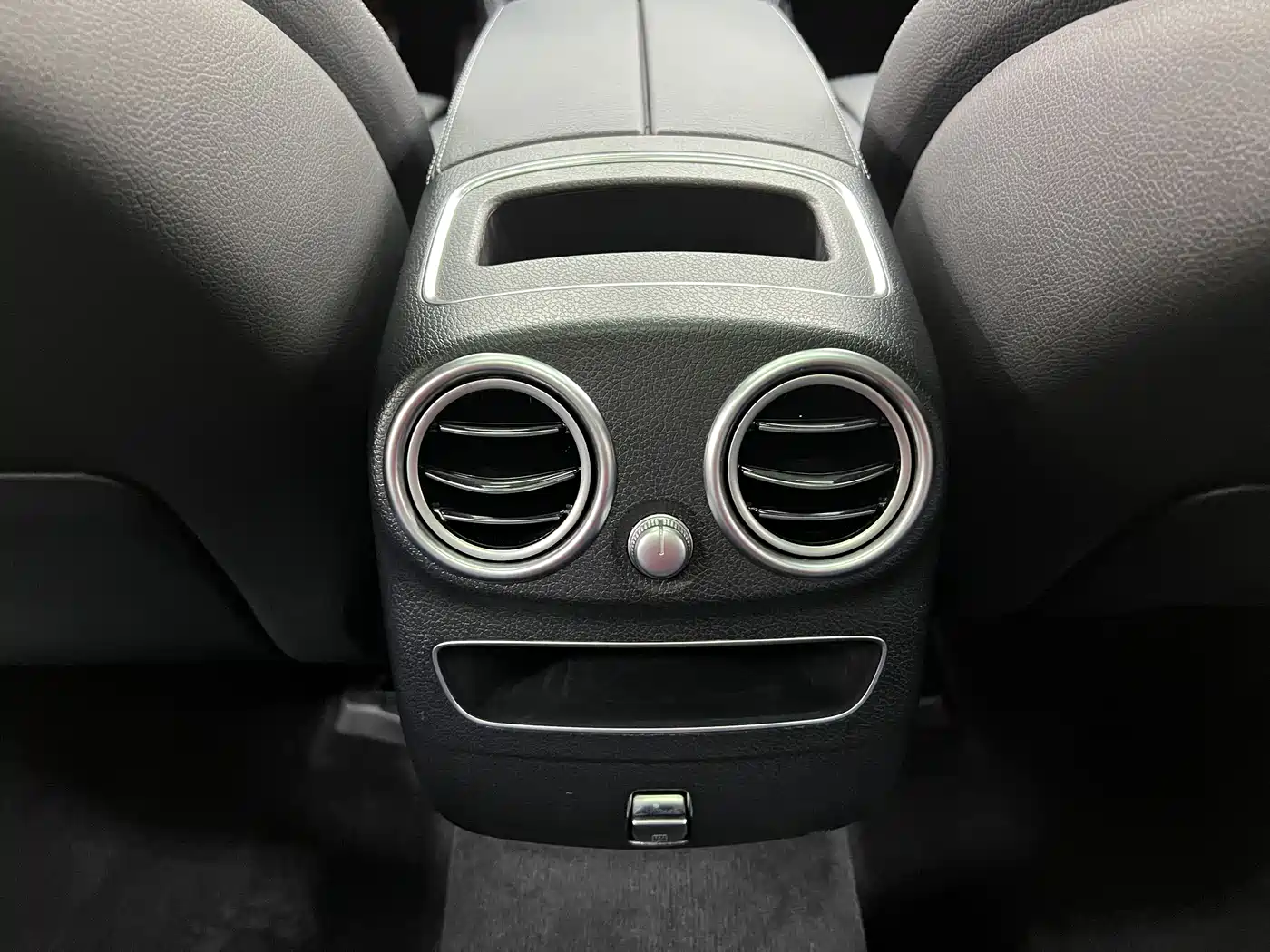 Mercedes-Benz GLC 2022 Model GLC 260 L 4MATIC Dynamic Edition фото 25