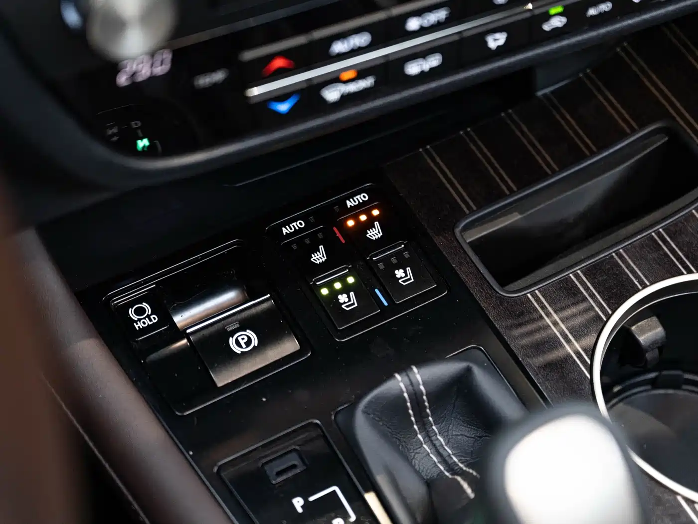Photo 19 - Lexus RX