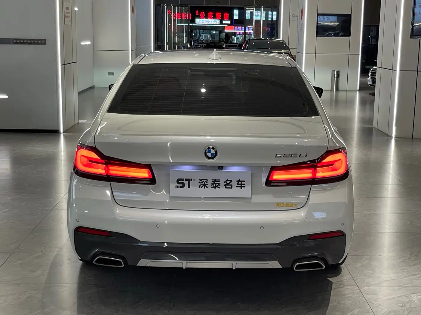 BMW 5 Series 2021 525Li M Sport Package фото 12