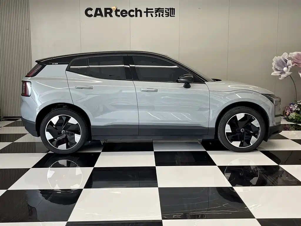 Фото 4 - Volvo EX30