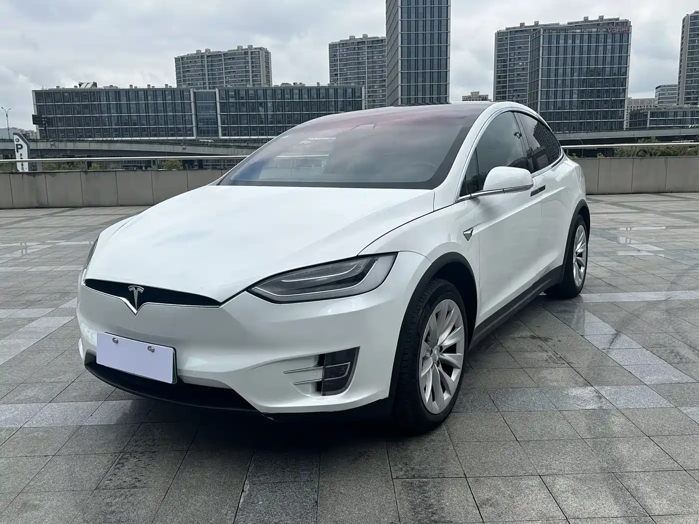 TESLA MODEL X