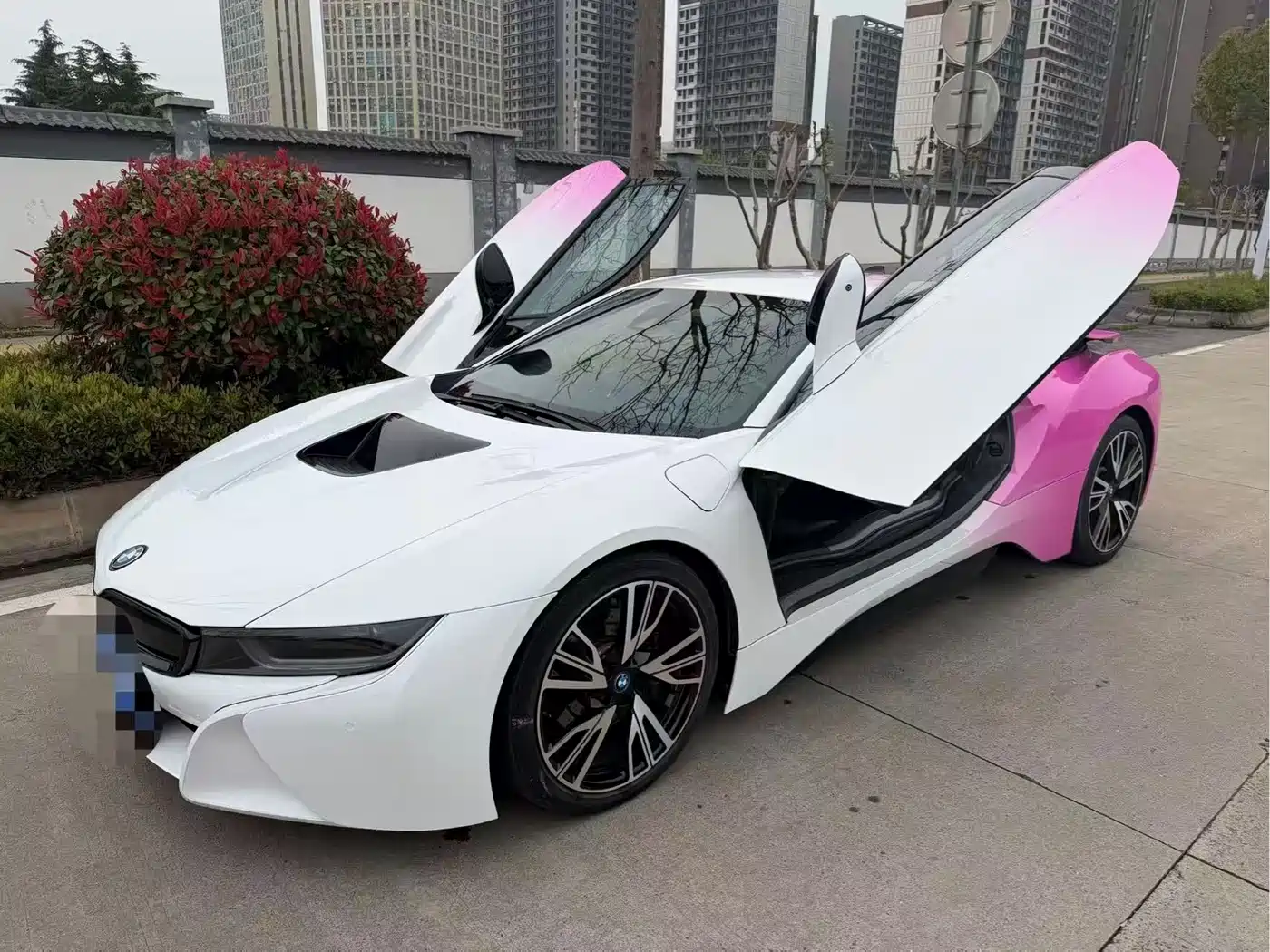 BMW I8
