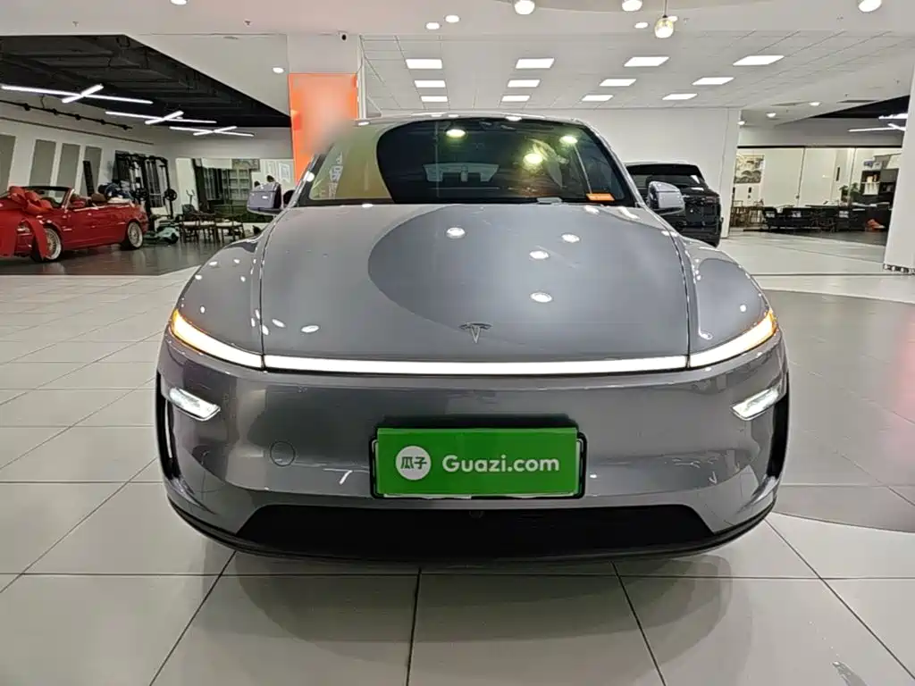 Tesla Model Y 2026 2025 Rear-Wheel Drive