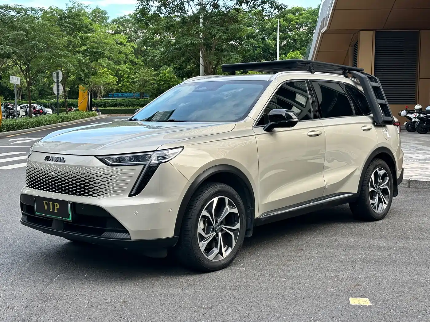 Haval Xiaolong MAX 2023 1.5L Hi4 105 4WD Smart Flagship