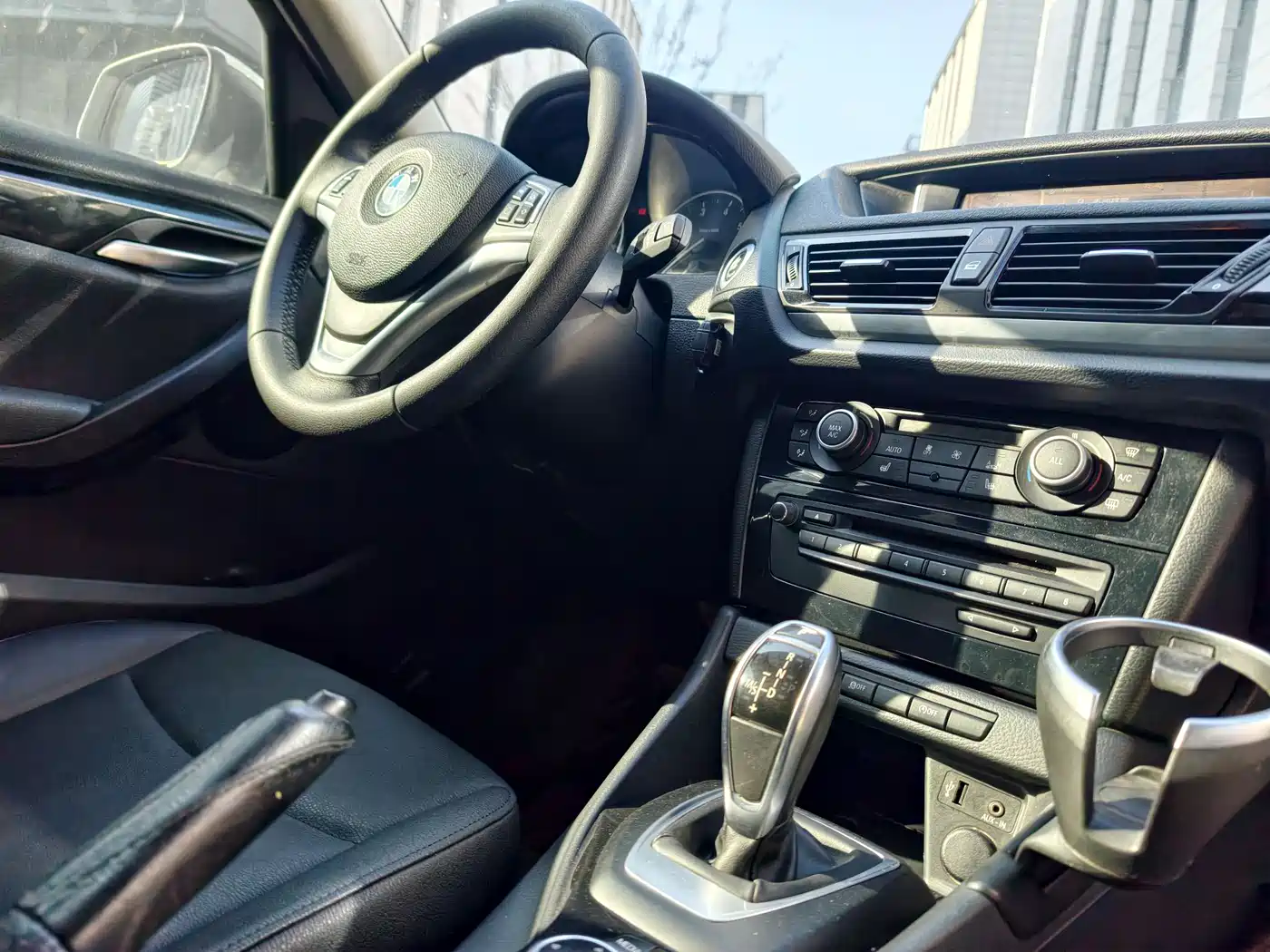 BMW X1 2015 Model sDrive18i Leading Advanced Edition фото 14