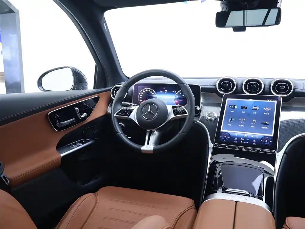 Mercedes-Benz GLC 2023 GLC 260 L 4MATIC Sport 5-seater фото 14