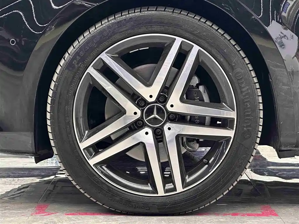 Mercedes-Benz V-Class 2017 Model V 260 L Premium Extended Edition фото 4