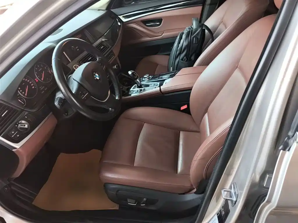 BMW 5 Series 2017 520Li Classic Edition фото 15