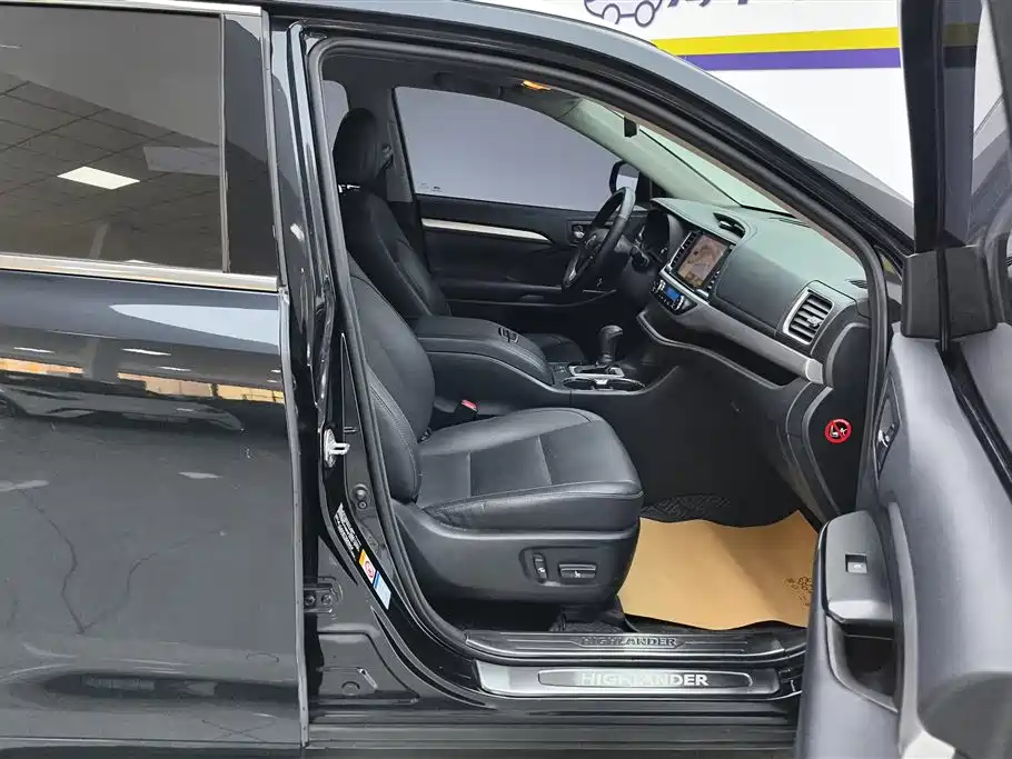 Toyota Highlander 2018 2.0T 4WD Premium 7-seater (China V) фото 8