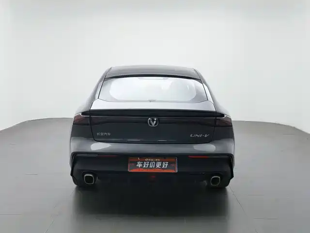 Changan UNI-V 2023 1.5T Luxury Edition — фото 4