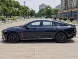 Фото 13 - Hongqi H6