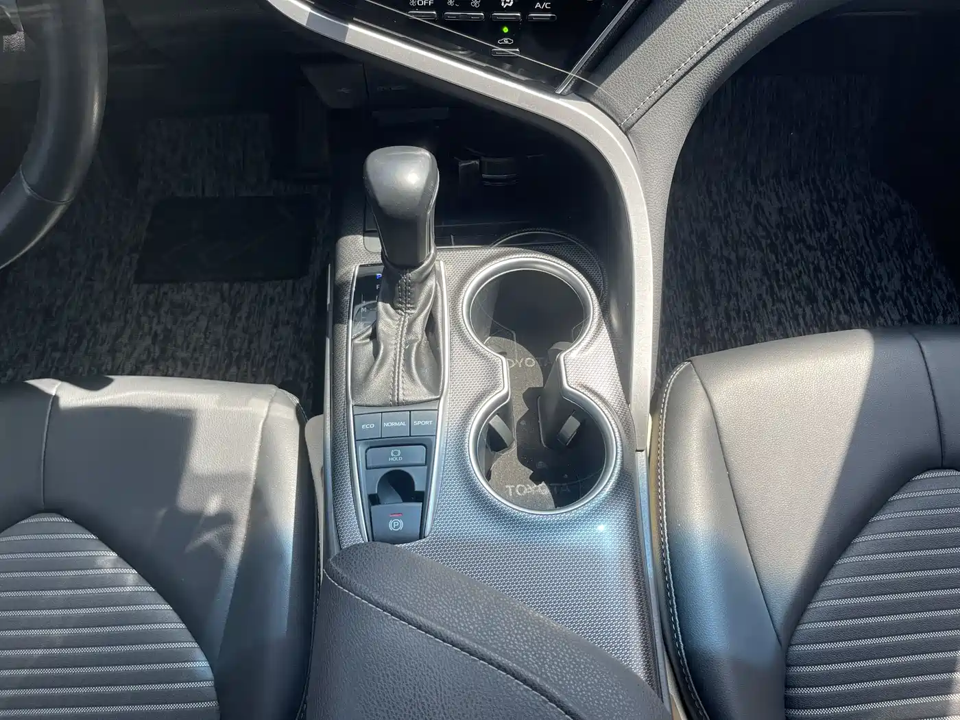 Toyota Camry 2022 2.0S Knight Edition фото 17