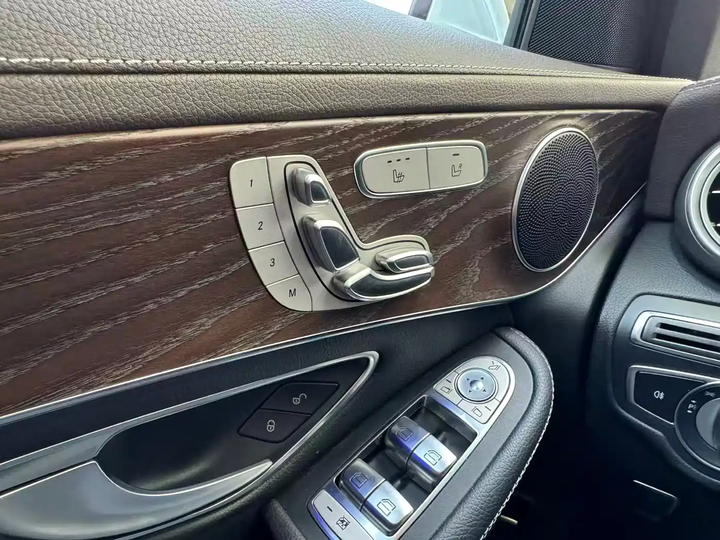 Mercedes-Benz GLC 2021 GLC 260 L 4MATIC Luxury фото 8