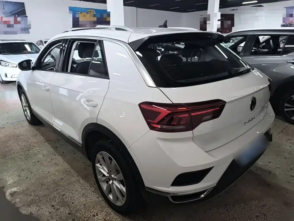 صورة 5 - Volkswagen T-ROC