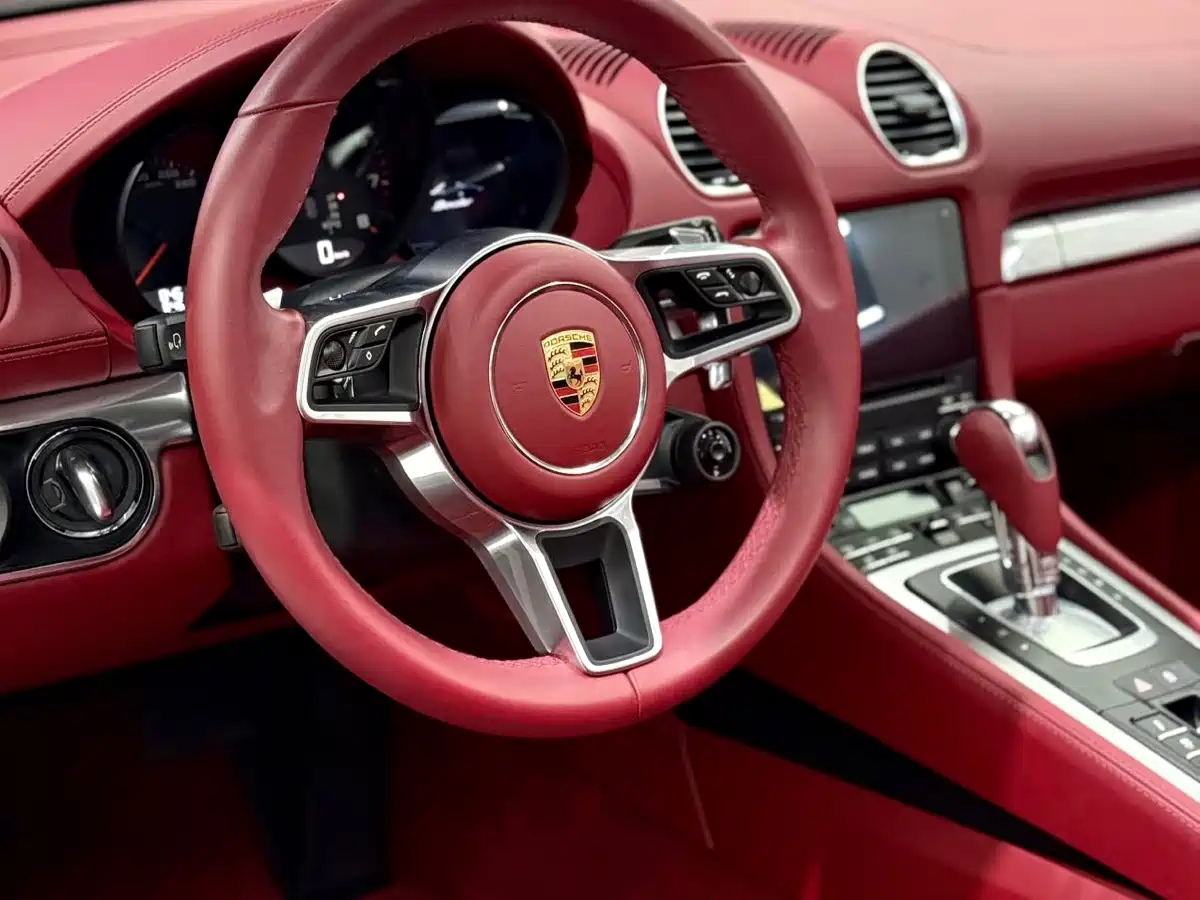 PORSCHE 718