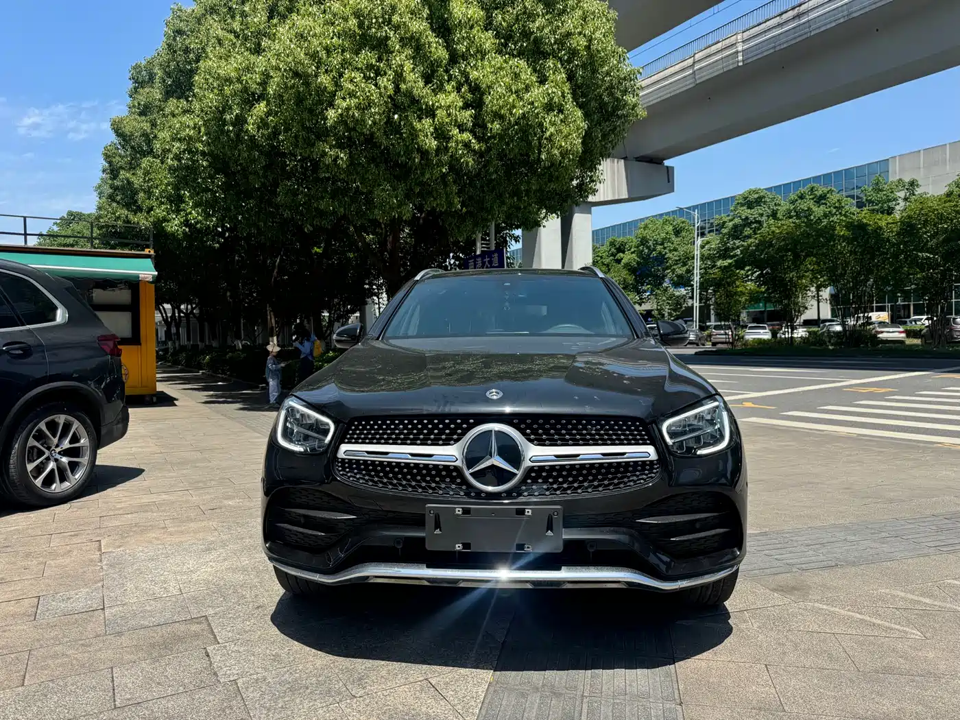 Mercedes-Benz GLC 2022 Facelift GLC 300 L 4MATIC Dynamic Collector's Edition фото 2