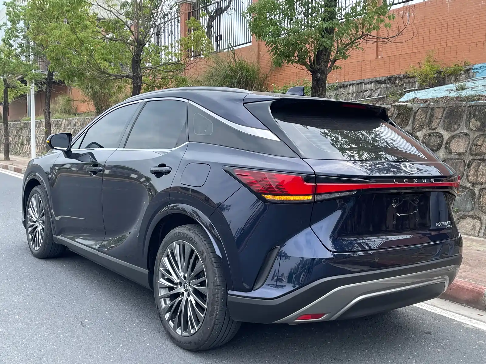 Фото 9 - Lexus RX