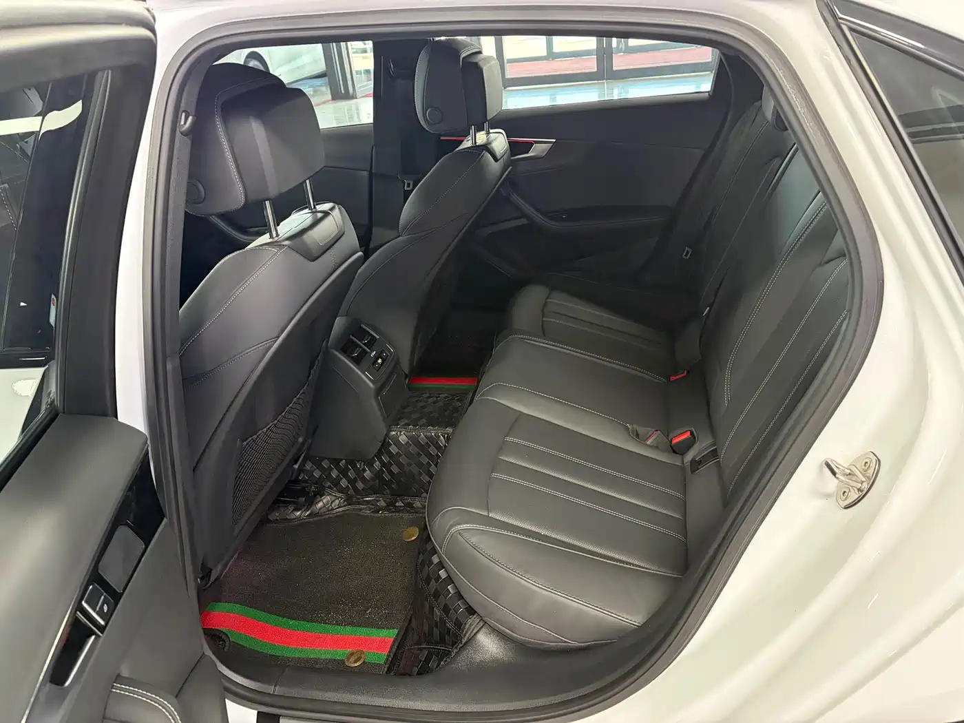 Audi A4L 2024 40 TFSI Luxury Dynamic фото 9
